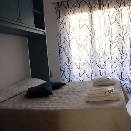 Bed *